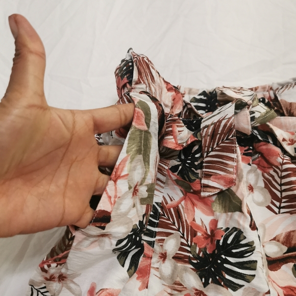 Floral belted high waisted short - Picture 2 of 5